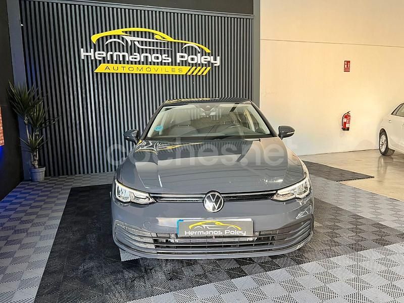 Usado VW Golf VIII 115 CV (84 kW) 2022 Gris / plata Berlina