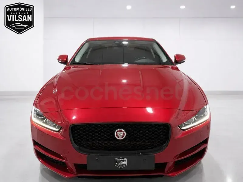 Usado Jaguar XE Pure 180 CV (132 kW) 2015 Granate Berlina