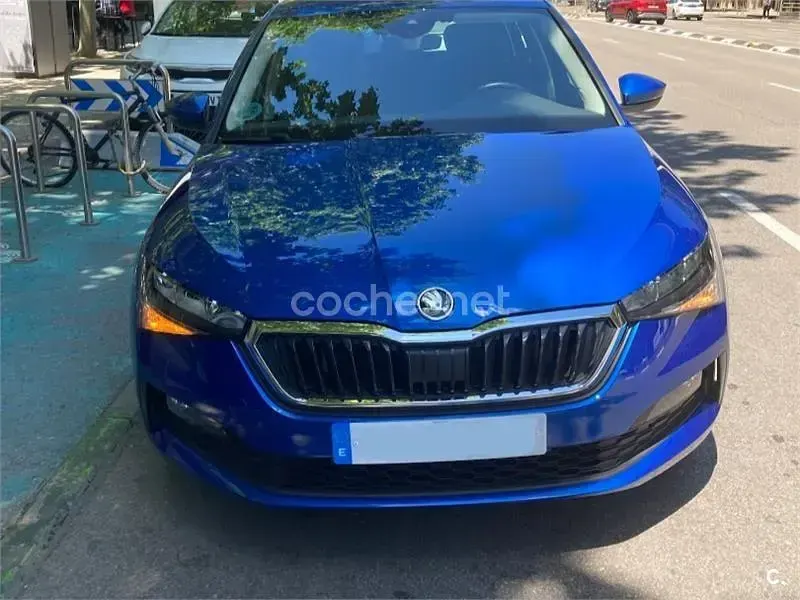 Usado Skoda Scala Ambition 115 CV (84 kW) 2020 Azul Utilitario