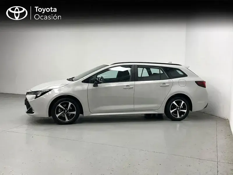 Usado Toyota Corolla Active 140 CV (102 kW) 2025 Gris / plata Familiar