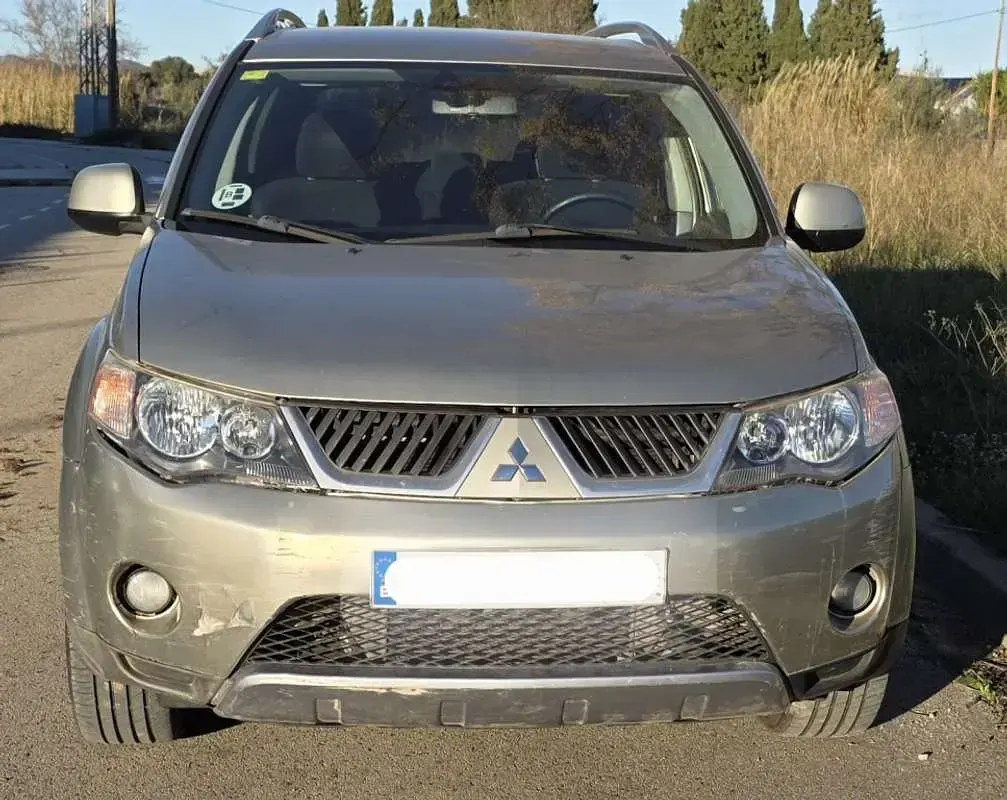 Usado Mitsubishi Outlander Intense 140 CV (102 kW) 2007 Plateado SUV