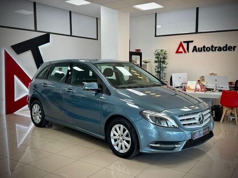 Usado Mercedes B180 109 CV (80 kW) 2014 Azul Monovolumen