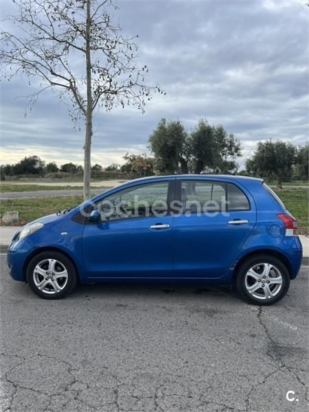 Azul Usado 2010 Toyota Yaris Berlina | 5500 € (Precio justo) - Imagen 1/4