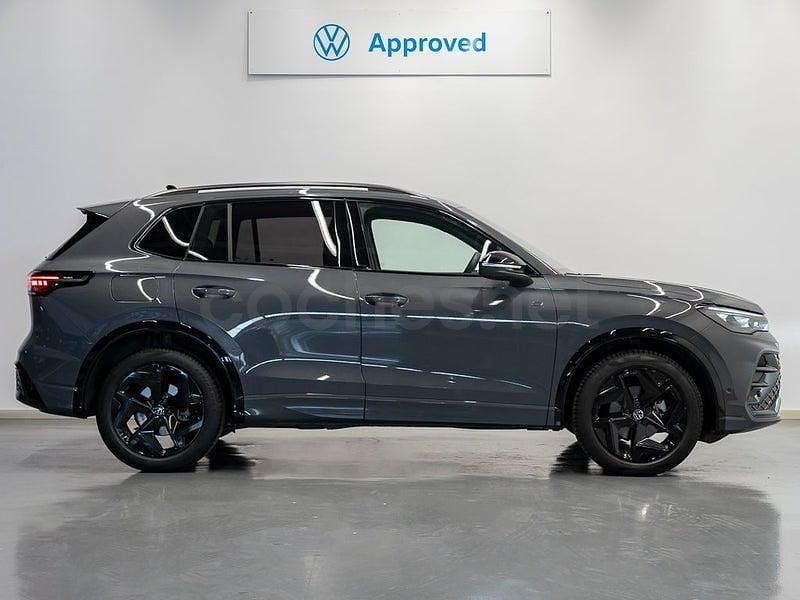 Usado VW Tiguan R-line 150 CV (110 kW) 2025 Gris / plata SUV