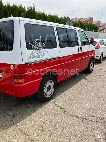 Usado VW Caravelle Trendline 102 CV (75 kW) 2013 Rojo Van