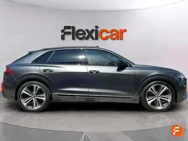 Usado Audi Q8 S-line plus 286 CV (210 kW) 2022 Gris SUV