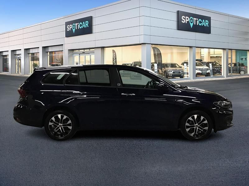 Usado Fiat Tipo Mirror 95 CV (69 kW) 2020 Azul Familiar