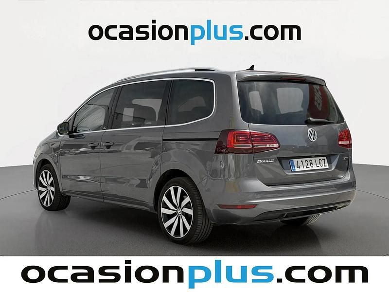 Begagnad VW Sharan 177 HK (130 kW) 2019 Grå Minibuss