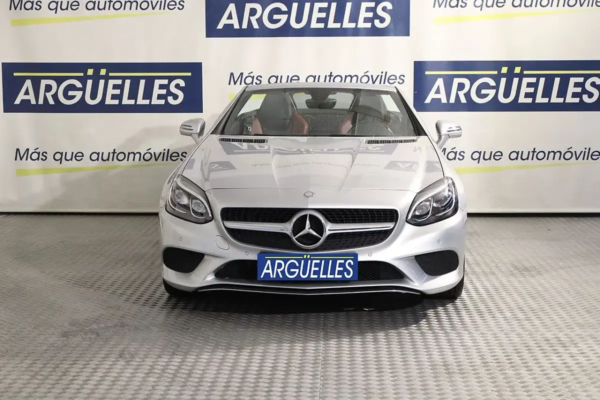 Usado Mercedes SLC300 245 CV (180 kW) 2016 Gris metalizado