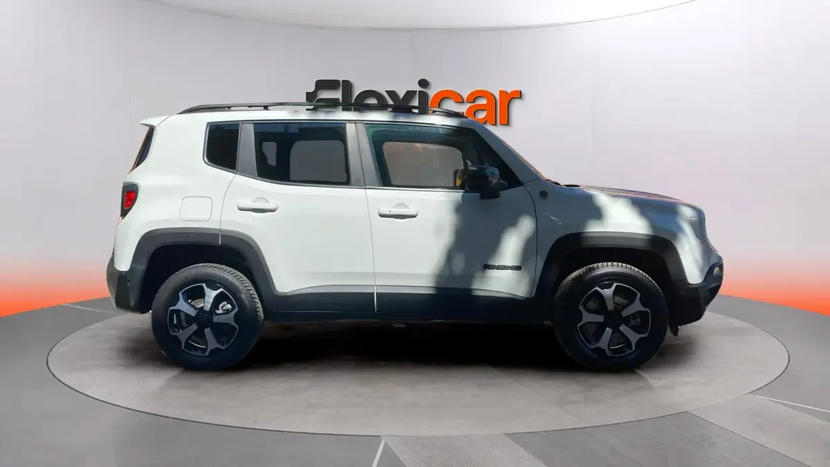 Usado Jeep Renegade Trailhawk 241 CV (177 kW) 2022 Blanco SUV