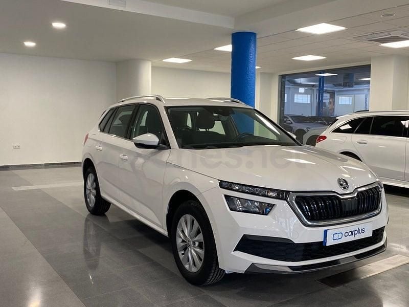 Usado Skoda Kamiq Ambition 110 CV (80 kW) 2021 Blanco SUV