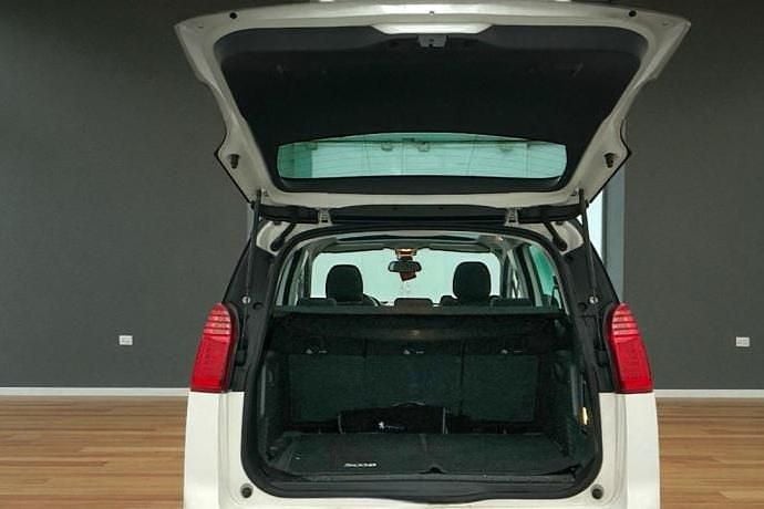 Usado Peugeot 5008 Allure 115 CV (84 kW) 2014