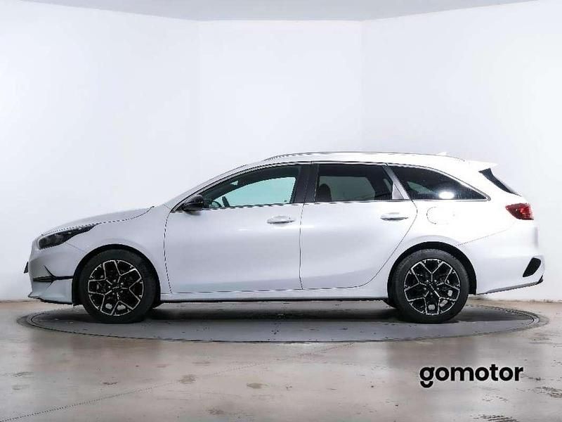 Usado Kia Ceed Style 101 CV (74 kW) 2025 Blanco Utilitario