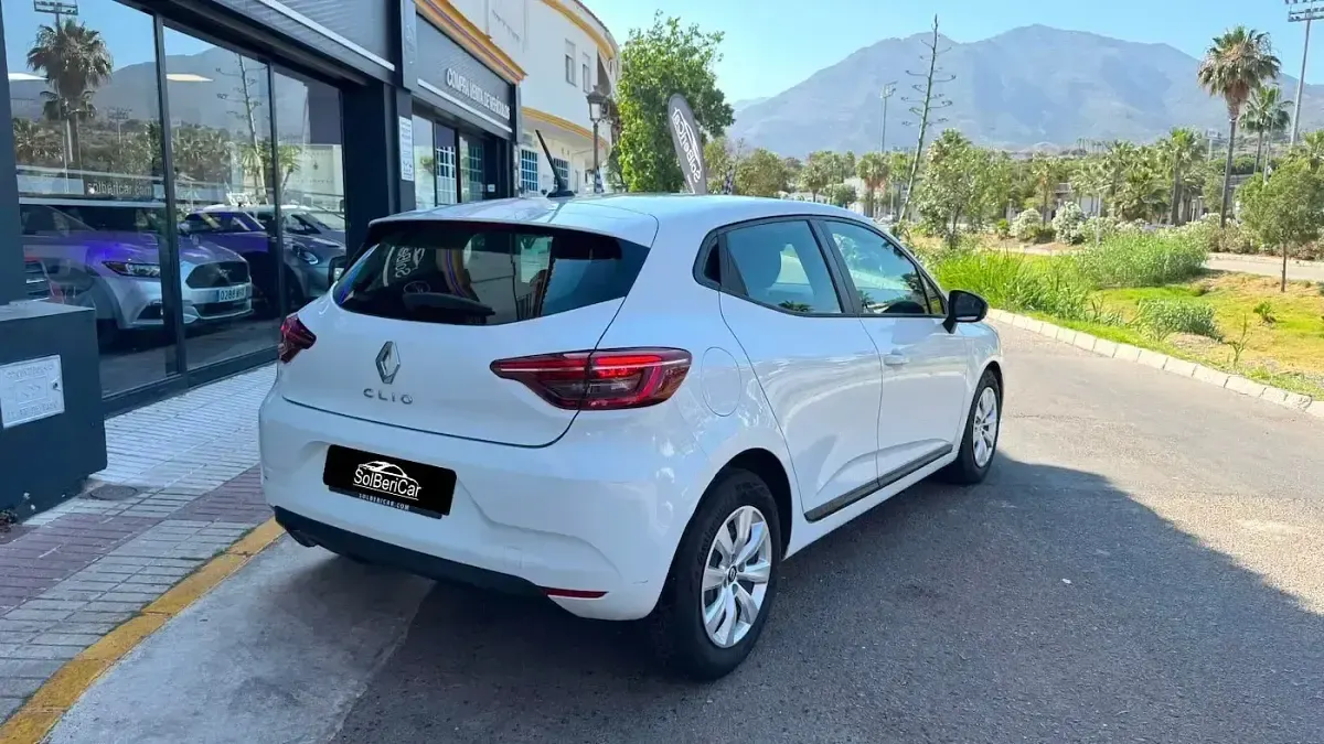 Usado Renault Clio V Business 100 CV (73 kW) 2022 Blanco