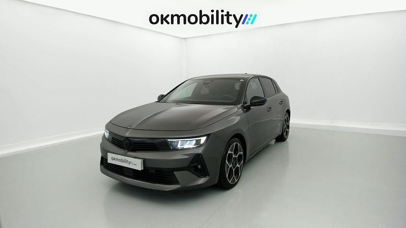 Usado Opel Astra 130 CV (95 kW) 2023 Vulkan grey