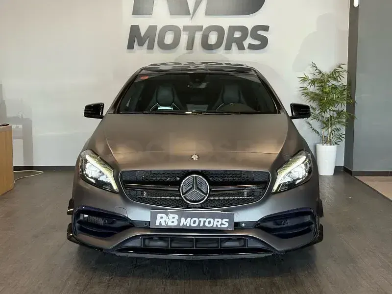 Usado Mercedes A45 AMG 381 CV (280 kW) 2016 Gris / plata Utilitario