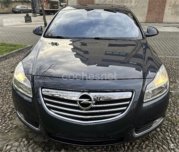 Usado Opel Insignia Cosmo 220 CV (161 kW) 2009 Gris / plata Berlina