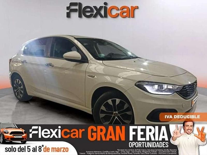 Usado Fiat Tipo Cross 95 CV (69 kW) 2021 Blanco Utilitario