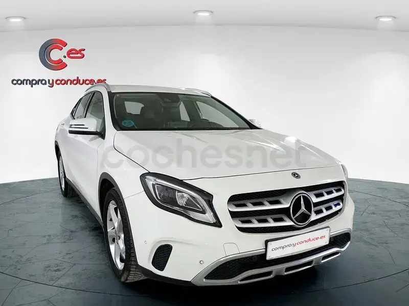 Usado Mercedes GLA200 136 CV (100 kW) 2018 Blanco SUV
