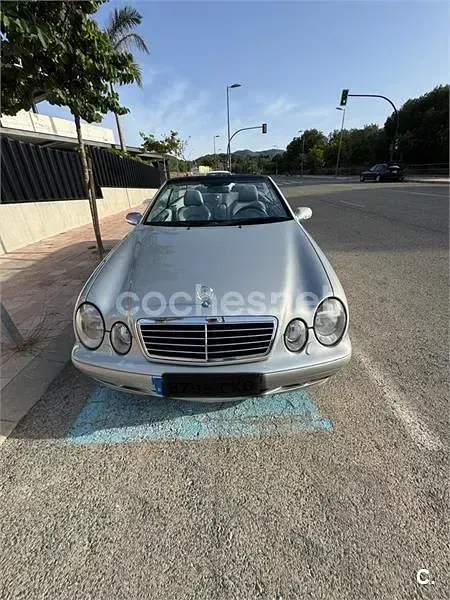 Usado Mercedes CLK230 Avantgarde 193 CV (141 kW) 2001 Gris / plata Descapotable