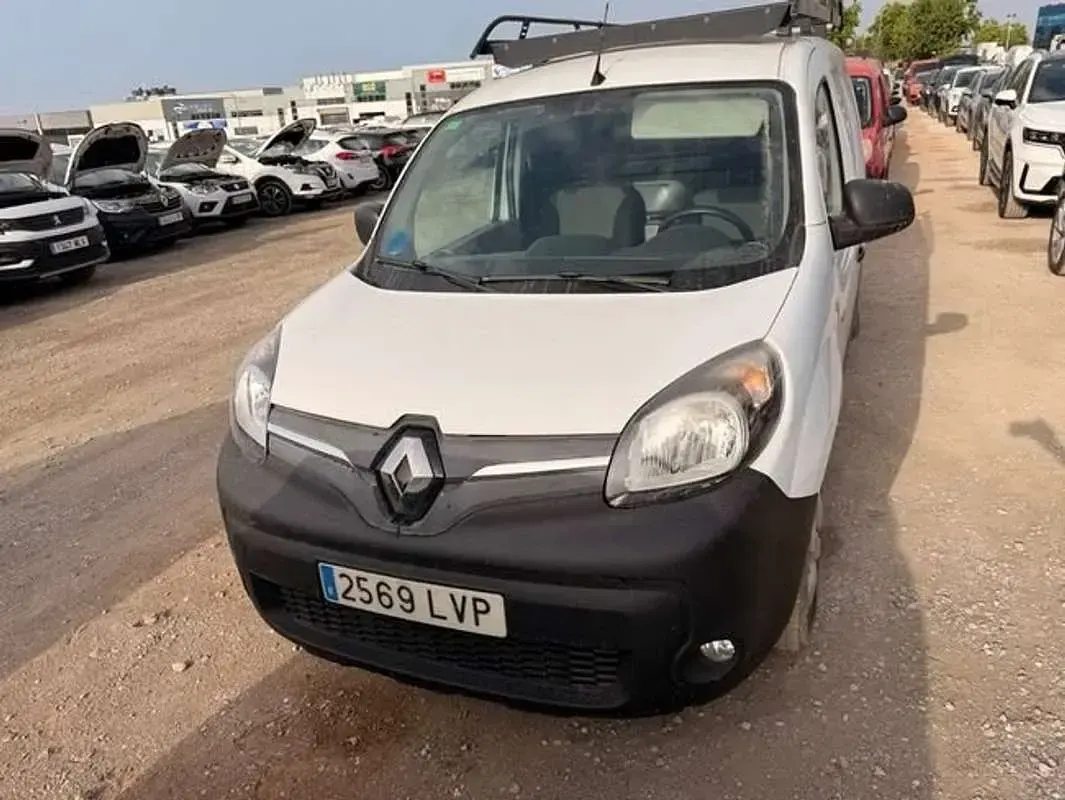 Usado Renault Kangoo 44 kW (60 CV) 2021 Blanco Monovolumen