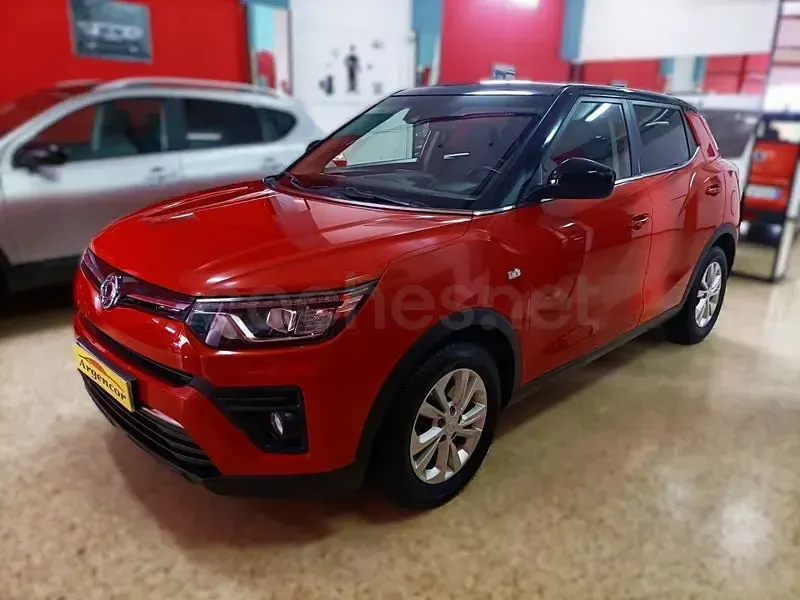 Usado SsangYong Tivoli Limited 163 CV (119 kW) 2020 Granate SUV