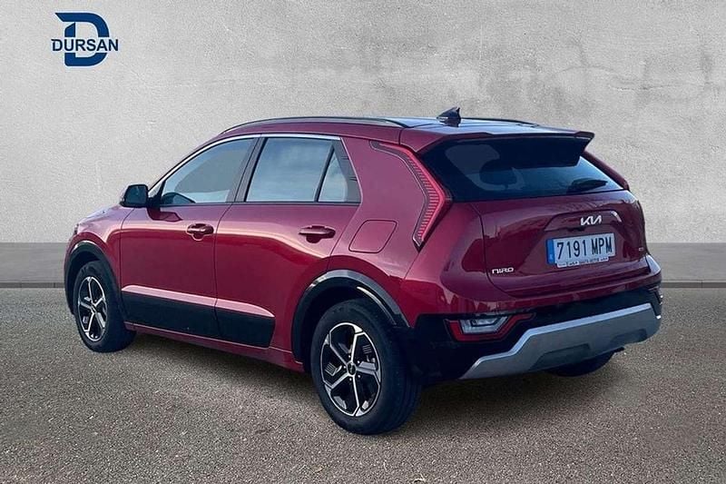 Usado Kia Niro 141 CV (103 kW) 2024 Rojo SUV