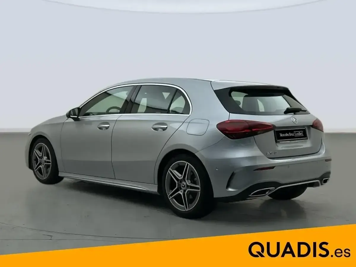 Käytetty Mercedes A180 136 HP (100 kW) 2025 Harmaa