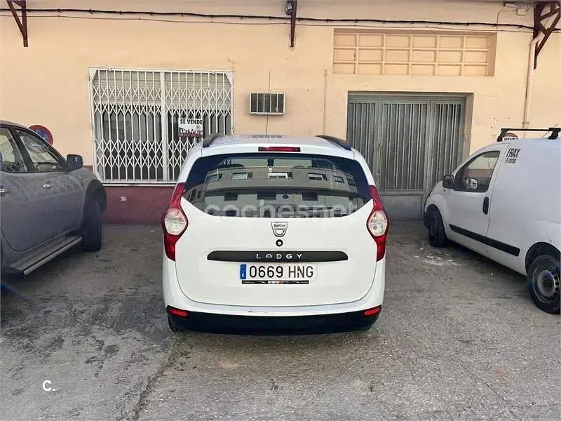 Usado Dacia Lodgy Ambiance 115 CV (84 kW) 2012 Blanco Monovolumen