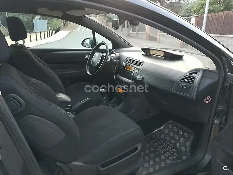 Usado Citroën C4 VTR Sport 110 CV (80 kW) 2006 Negro Berlina