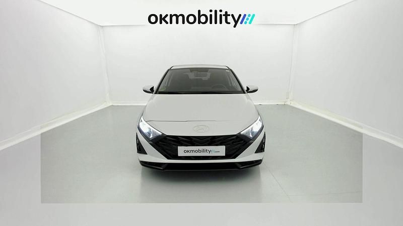 Usado Hyundai i20 100 CV (73 kW) 2024 Atlas white Utilitario