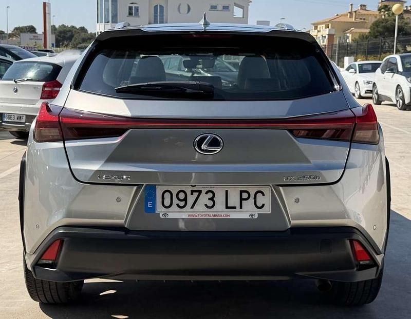 Usado Lexus UX 250h 2021 Gris SUV