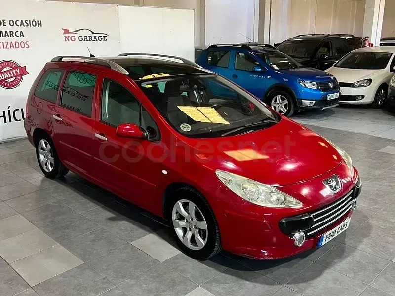Usado Peugeot 307 136 CV (100 kW) 2007 Granate Familiar