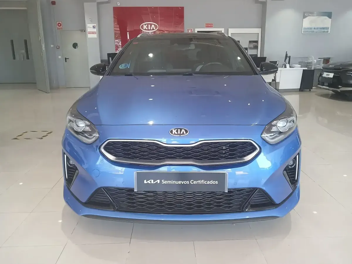 Usado Kia Ceed GT GT-Line 160 CV (117 kW) 2021 Azul Familiar