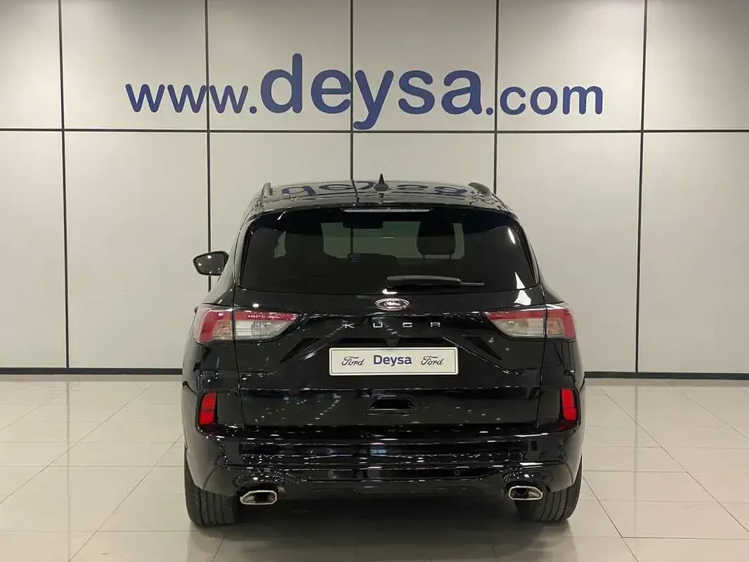 Usado Ford Kuga ST-Line 120 CV (88 kW) 2022 Negro ágata (metalizado) SUV