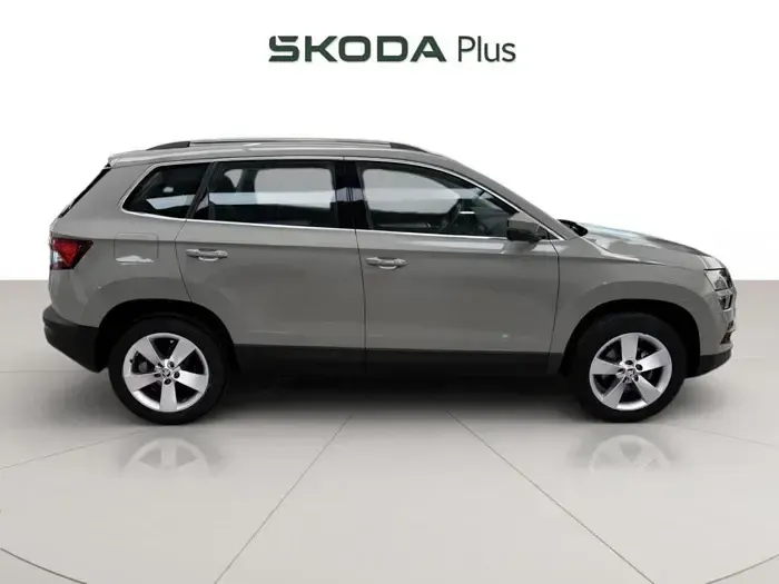 Usado Skoda Karoq Ambition 150 CV (110 kW) 2020 Gris SUV