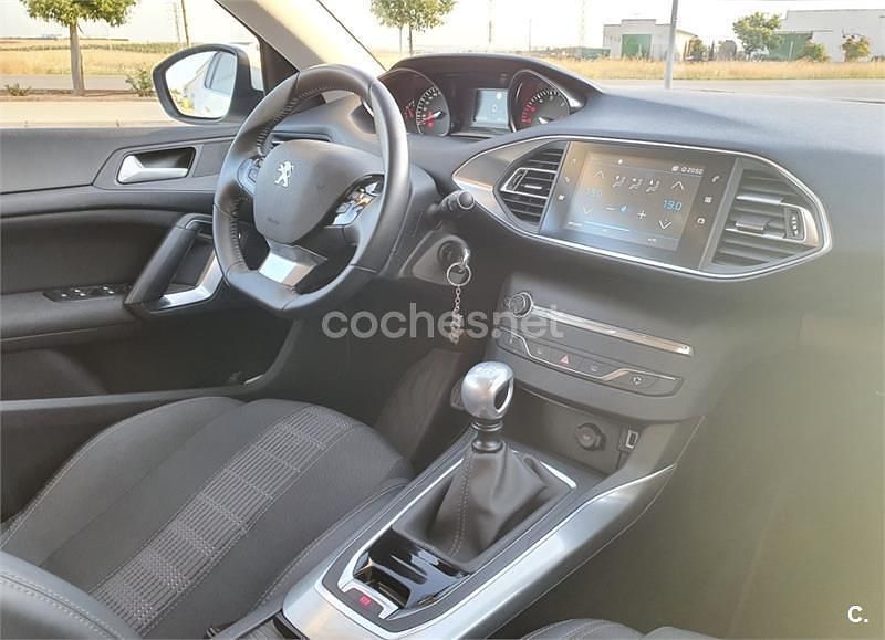 Blanco Usado 2018 Peugeot 308 Allure Berlina | 10.000 € (Buen precio) - Imagen 1/2