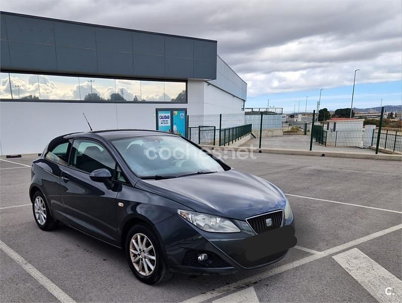 Usado Seat Ibiza SC Reference 75 CV (55 kW) 2011 Negro Utilitario