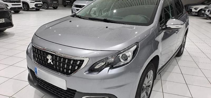Usado Peugeot 2008 Style 101 CV (74 kW) 2018 Gris artense SUV