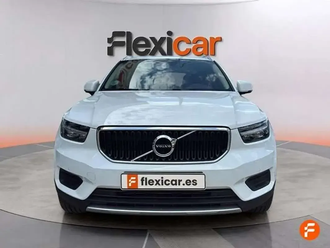 Usado Volvo XC40 Momentum 129 CV (94 kW) 2021 Blanco SUV
