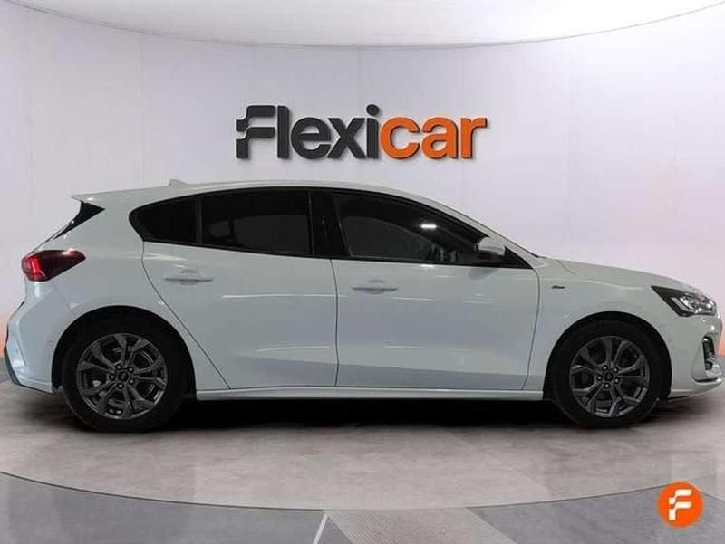 Usado Ford Focus ST-Line 125 CV (91 kW) 2022 Blanco Berlina