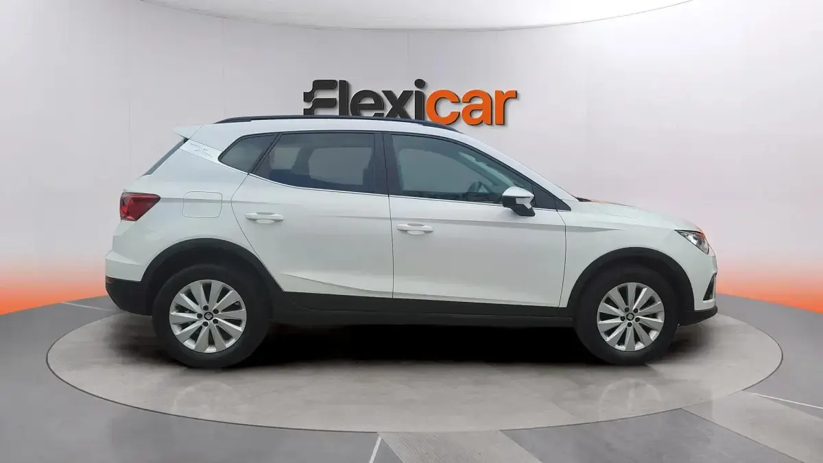 Usado Seat Arona Ecomotive 95 CV (69 kW) 2017 Blanco SUV