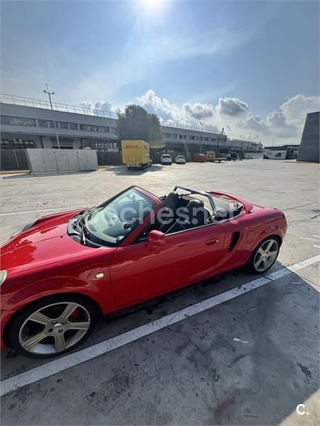 Usado Toyota MR2 140 CV (102 kW) 2004 Rojo Descapotable