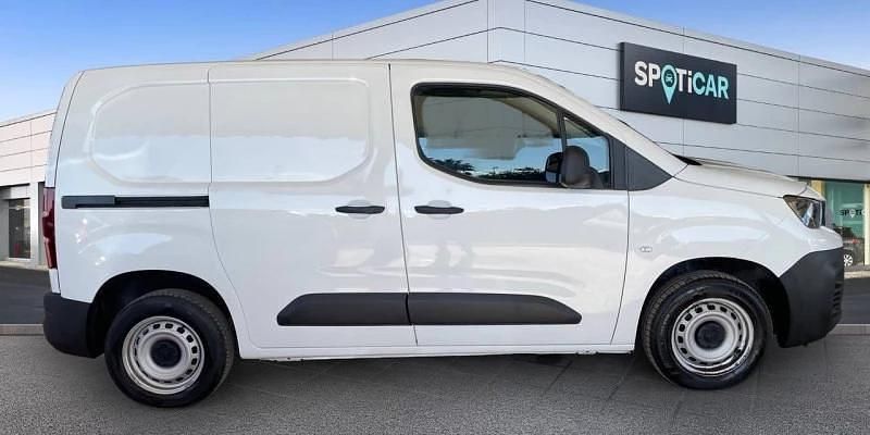 Usado Peugeot Partner 102 CV (75 kW) 2023 Blanco Monovolumen