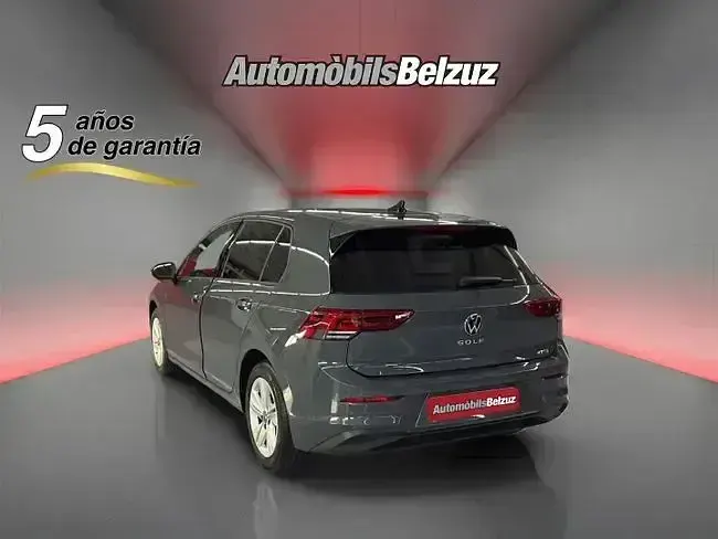 Usado VW Golf VII Life 110 CV (80 kW) 2021 Gris Utilitario