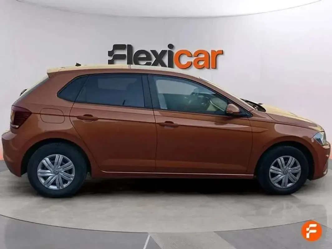 Usado VW Polo Advance 75 CV (55 kW) 2018 Naranja Utilitario