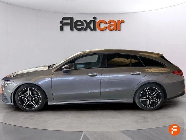 Usado Mercedes CLA200 Shooting Brake 150 CV (110 kW) 2021 Gris / plata Familiar