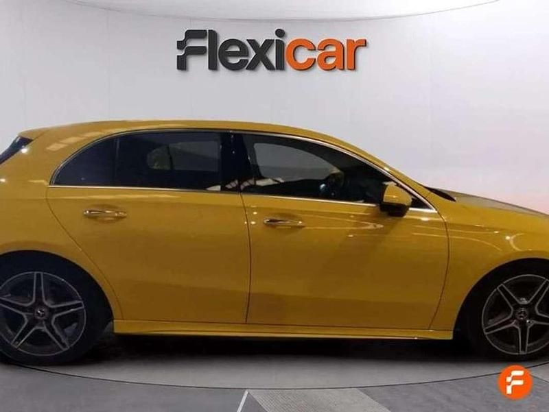 Usado Mercedes A180 109 CV (80 kW) 2021 Amarillo Utilitario