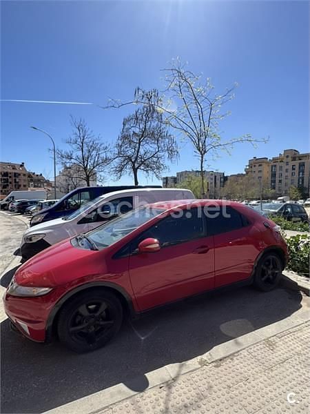 Usado Honda Civic Comfort 100 CV (73 kW) 2009 Rojo Berlina