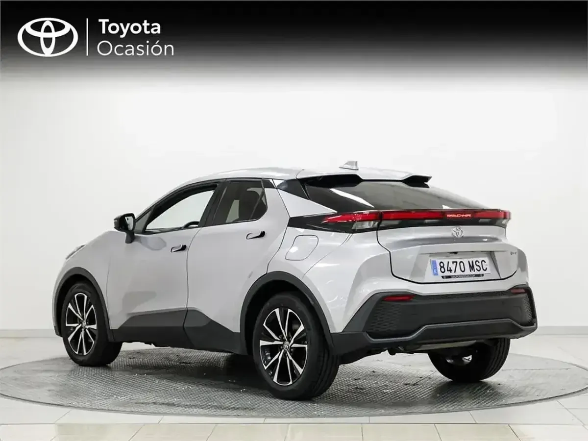 Usado Toyota C-HR Advance 140 HP (102 kW) 2024 Cinzento SUV